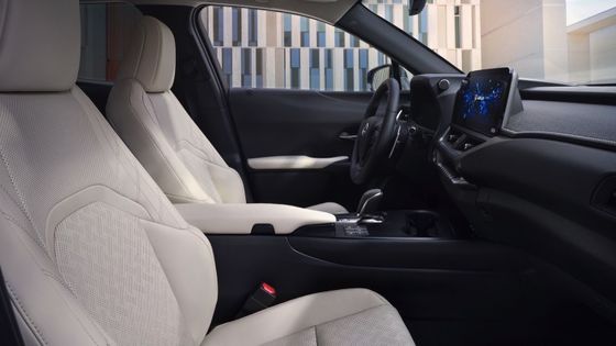 لکسوس UX300e 2023 بررسی، تمام الکتریکی EV 440km محدوده WLTP 7.5s 0-100km/h شتاب با 150kW قدرت ماشین الکتریکی خالص