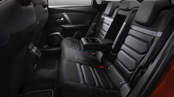 رانندگی مناسب E-C4 سیتروئن با 115kW (156ps) قدرت در 150km / h سرعت بالا 54kwh باتری لیتیوم یون