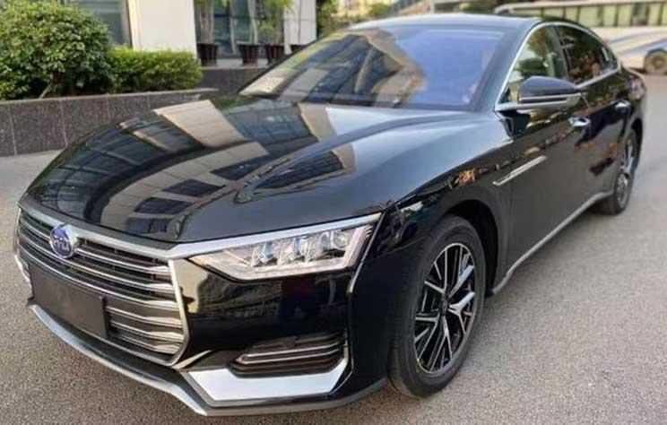 خودروهای برقی بزرگ BYD E9 سدان لوکس دست چپ 185 کیلومتر در ساعت برد 506 کیلومتر