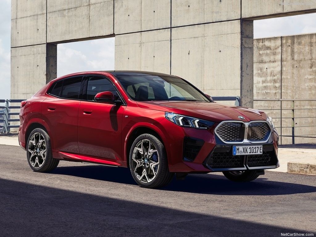 فروش گرم ماشین الکتریکی بلند مدت 2024 برای BMW IX2 449Km ماشین انرژی جدید