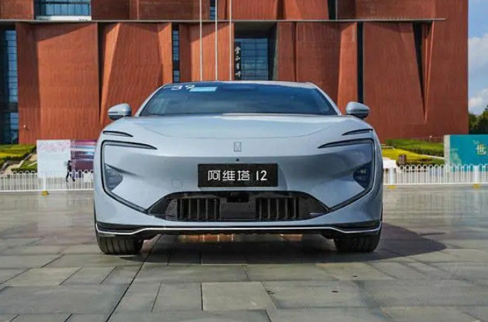 اتومبیل الکتریکی خالص AVATR 12 اتومبیل الکتریکی با محدوده 700 کیلومتر