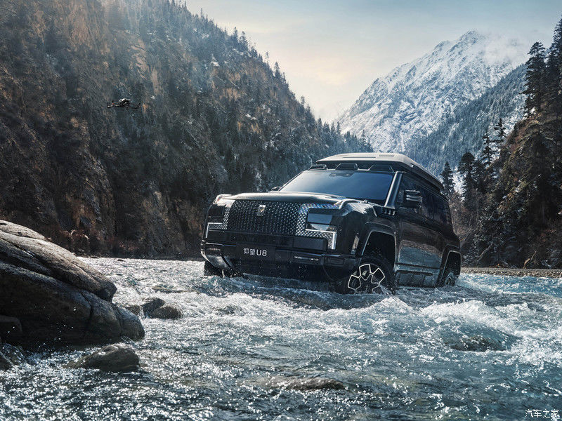 پیش فروش ۲۰۲۴ نمایشگاه خودروهای پکن BYD یانگ وانگ U8 ۲۰۲۴ خودروهای لوکس 1197hp ۴ موتور 4wd اتومبیل الکتریکی BYD U8 هیبرید