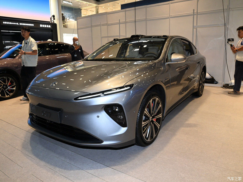 وسایل نقلیه انرژی جدید 2024 Nio ET7 Weilai وسایل نقلیه الکتریکی 75kwh 200km/h ماشین با سرعت بالا