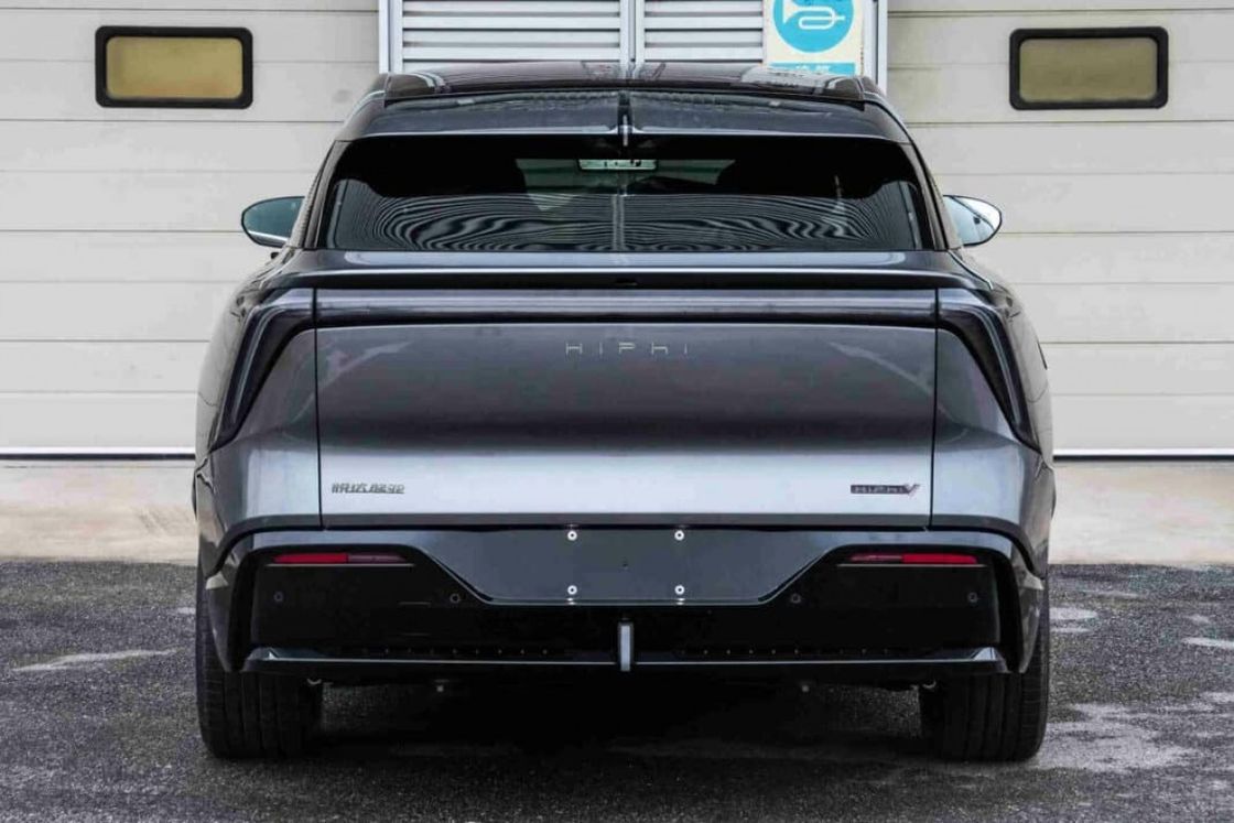 SUV الکتریکی خالص Hiphi Y 560km RWD نسخه پیشگام با 0.63h شارژ سریع 190km/h حداکثر سرعت 336PSmotorpower ماشین جدید Ev