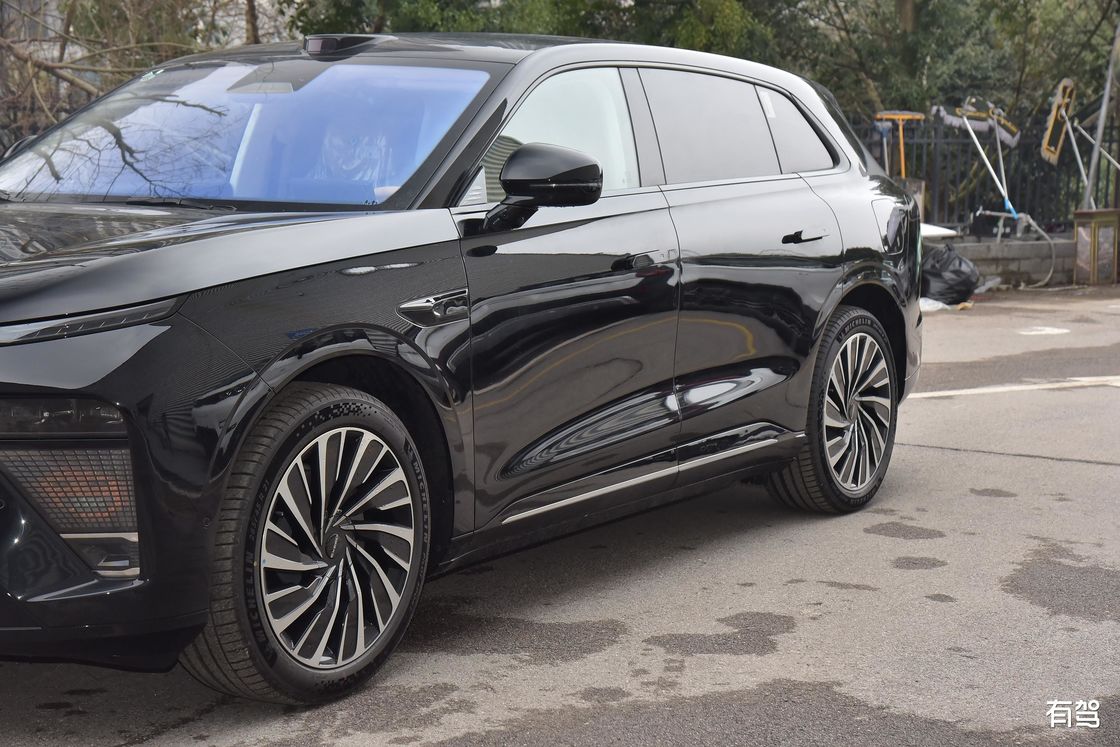 جدیدترین ماشین الکتریکی REEV EXEED ET 200 Plus حداکثر قدرت 195kW و 324N.m چرخش 7.8sec 0-100km/h شتاب خودرو الکتریکی