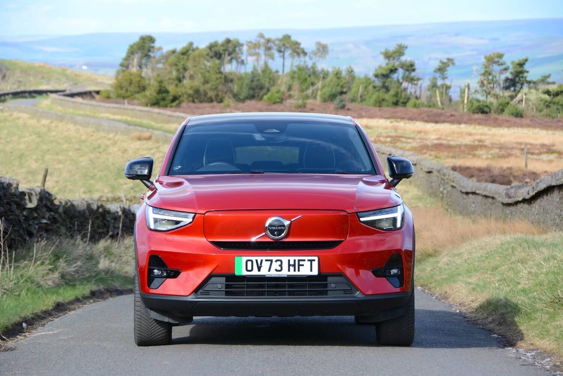 تمام دور EV ولوو EC40 موتور دوقلو نهایی با WLTP 326 مایل 4.7 ثانیه شتاب از 0-62mph 408 horsepower موتور