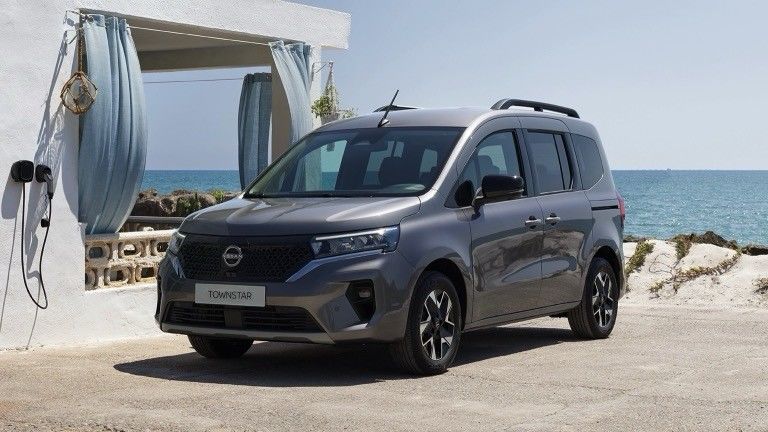 موقعیت رانندگی راحت و کابین عملی با ارزش خوب نیسان تاون استار MPV Pure Ev با WLTP 285km